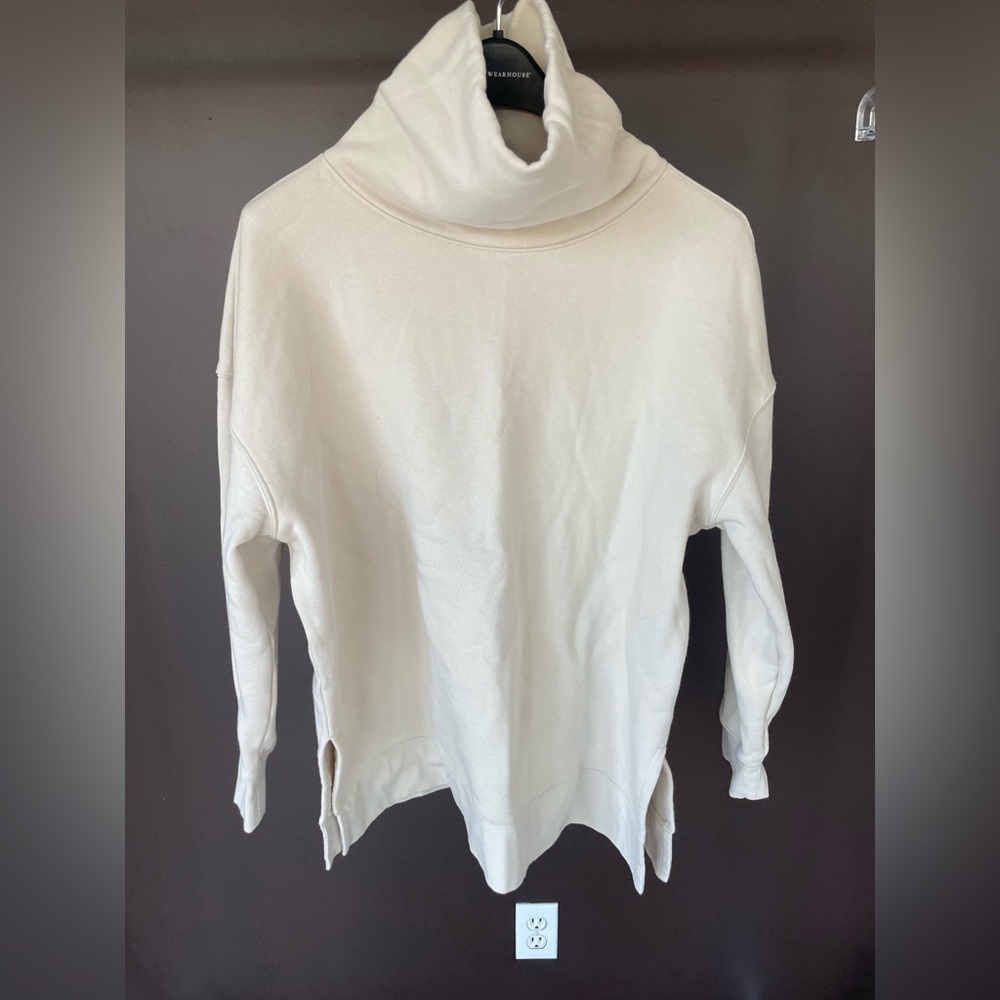 Athleta turtleneck sweatshirt - tan, size L. Like New!